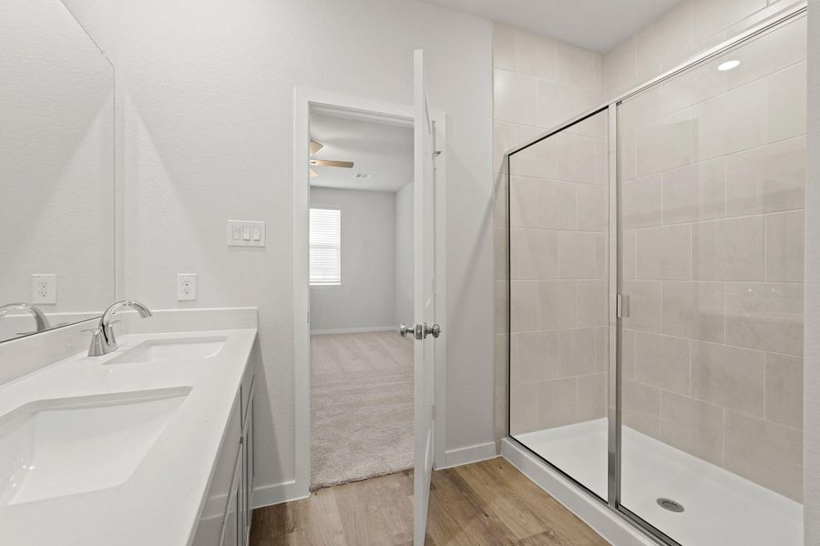 Furnished interior view inside a new home in Lago Mar, Texas City (Image 11).