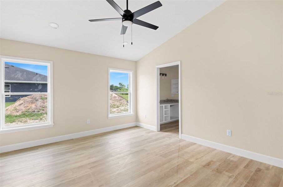 Spacious, unfurnished interior of a new home in , Dade City (Image 11).