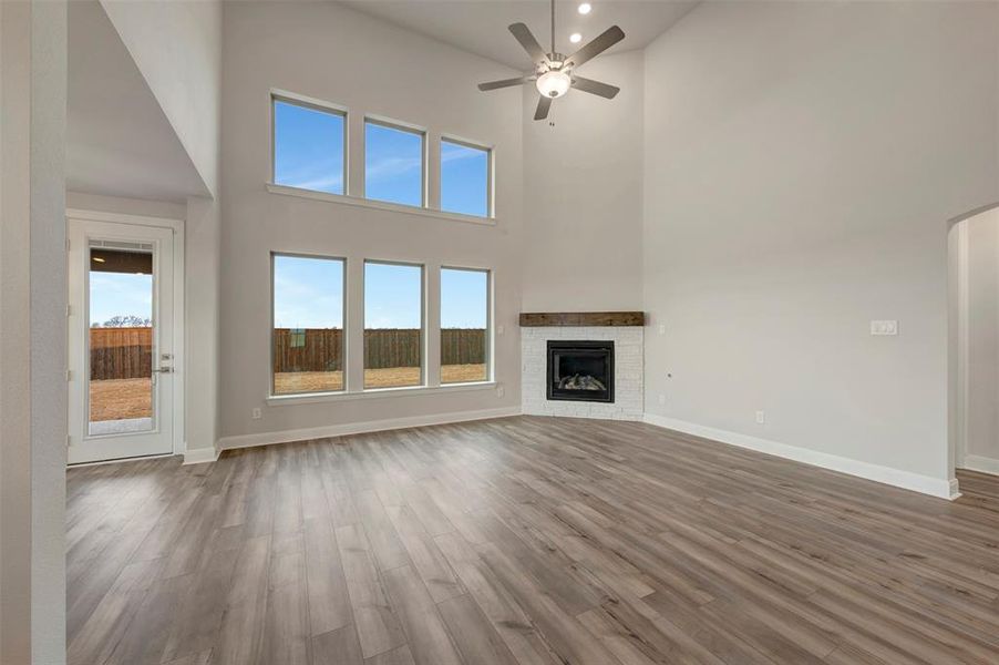 Spacious, unfurnished interior of a new home in Myrtle Creek, Waxahachie (Image 24). Spacious, unfurnished interior of a new home in Myrtle Creek, Waxahachie (Image 24).