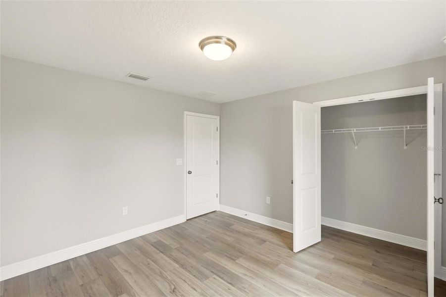 Spacious, unfurnished interior of a new home in , Sebring (Image 30).