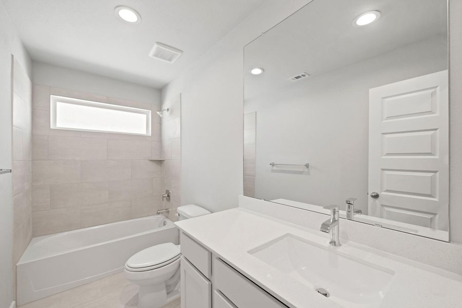 Furnished interior view inside a new home in Huntington Place, Rosharon (Image 6). Furnished interior view inside a new home in Huntington Place, Rosharon (Image 6).