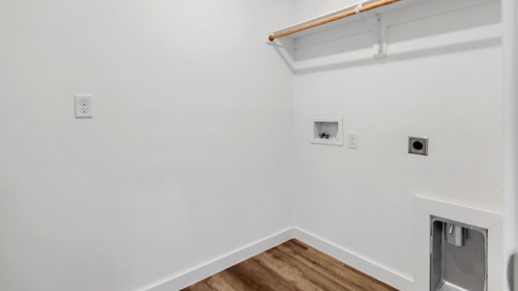 Spacious, unfurnished interior of a new home in Overlook West, Wolfforth (Image 12).