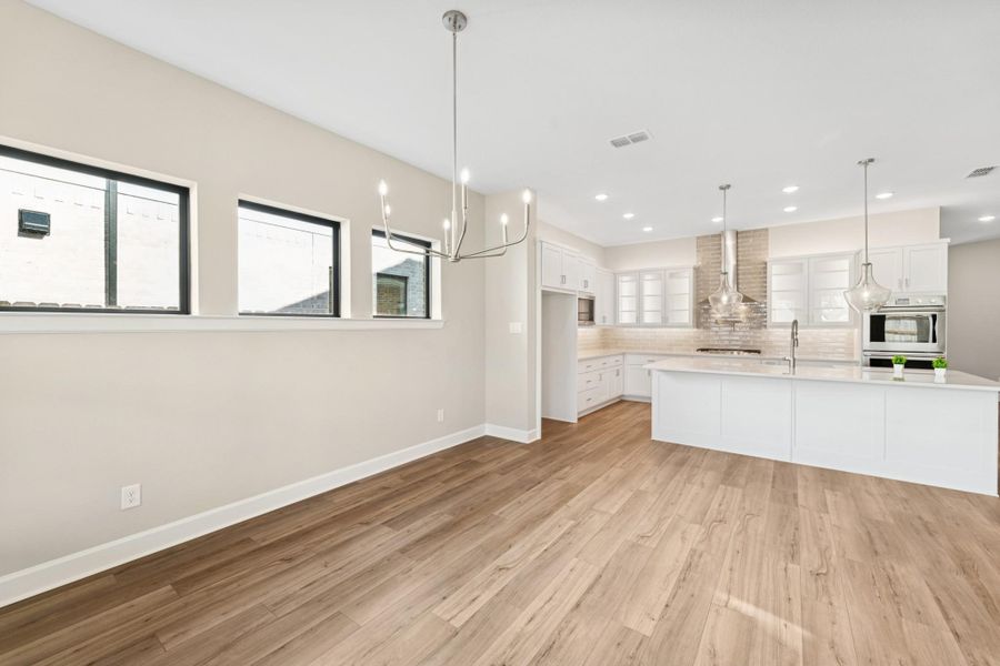 Spacious, unfurnished interior of a new home in The Meadows at Imperial Oaks, Conroe (Image 15).