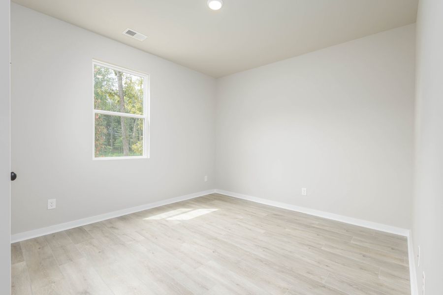 Representative unfurnished interior of a home built from the Rosewood by Nason Homes in Woodland Farms, Dickson (Image 26).