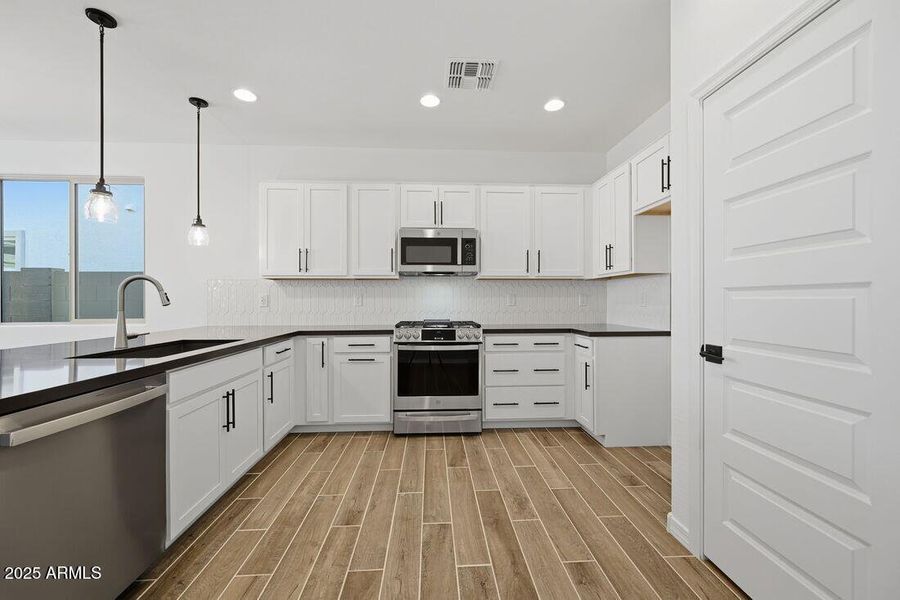 8827 W PASADENA Avenue - Ready Now! 8827 W PASADENA Avenue - Ready Now!