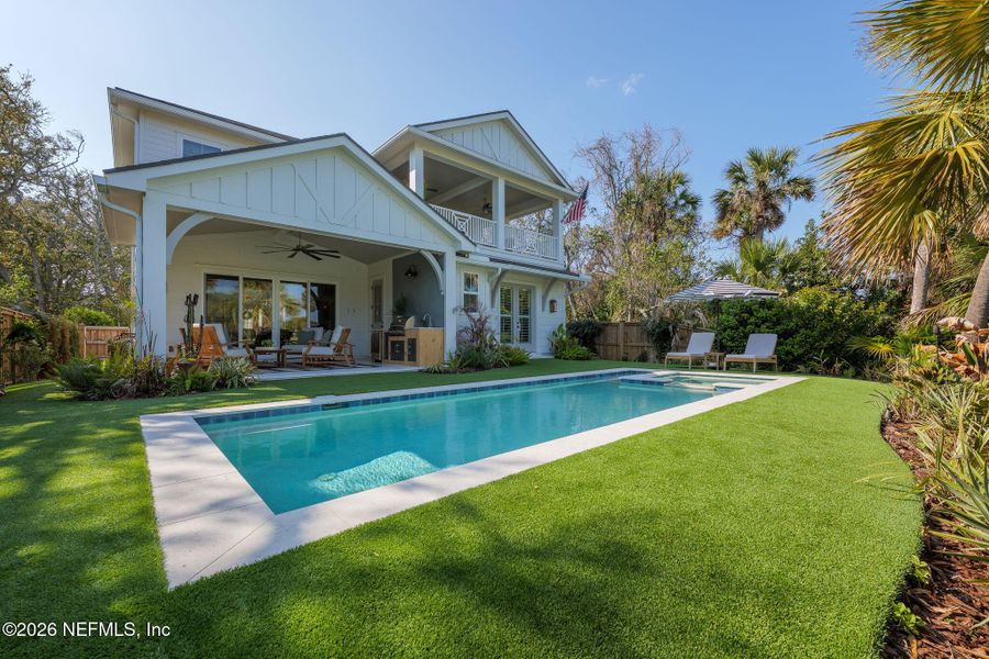 Exterior details and patio area of a home in , Ponte Vedra Beach (Image 33).