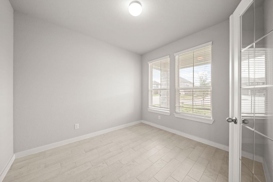 Spacious, unfurnished interior of a new home in Beacon Hill, Waller (Image 25).