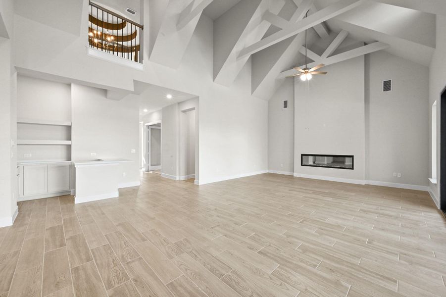 Spacious, unfurnished interior of a new home in Santa Rita Ranch, Liberty Hill (Image 27).