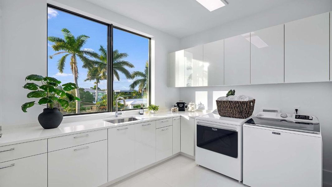 721 NE Marine Dr (37) 721 NE Marine Dr (37)