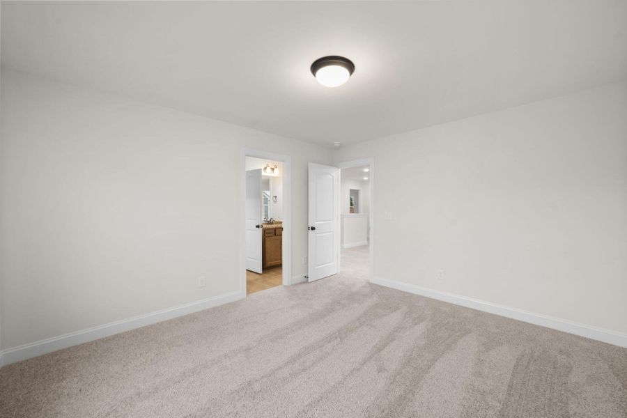 Spacious, unfurnished interior of a new home in Pisgah Park, Kernersville (Image 39).