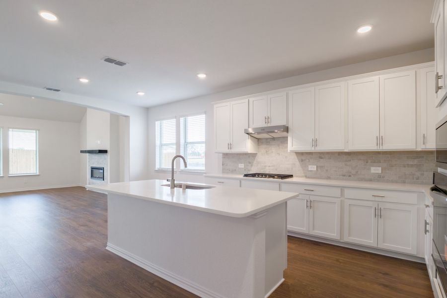 Furnished interior view inside a new home in Saratoga, Aubrey (Image 6).