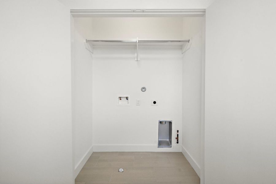 Spacious, unfurnished interior of a new home in , Houston (Image 22).