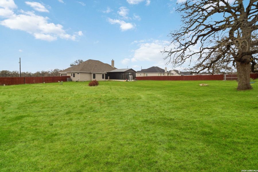 Exterior details and patio area of a home in , La Vernia (Image 3).