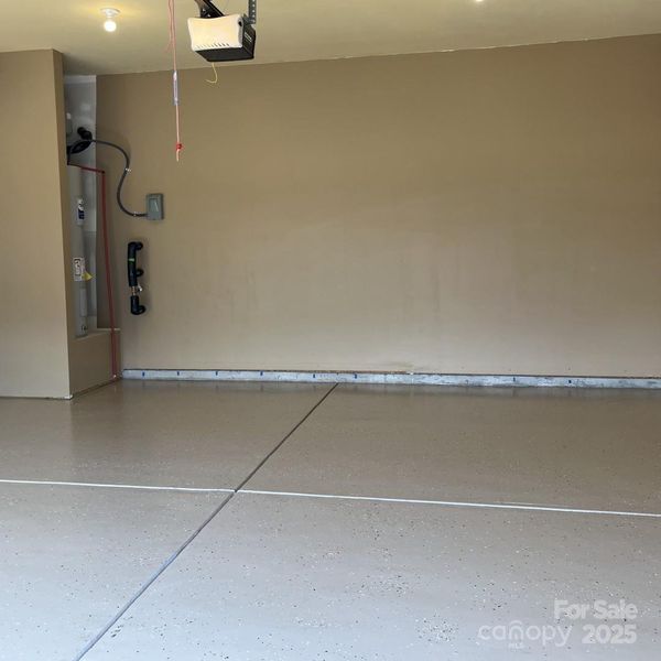 Spacious, unfurnished interior of a new home in , Charlotte (Image 22).