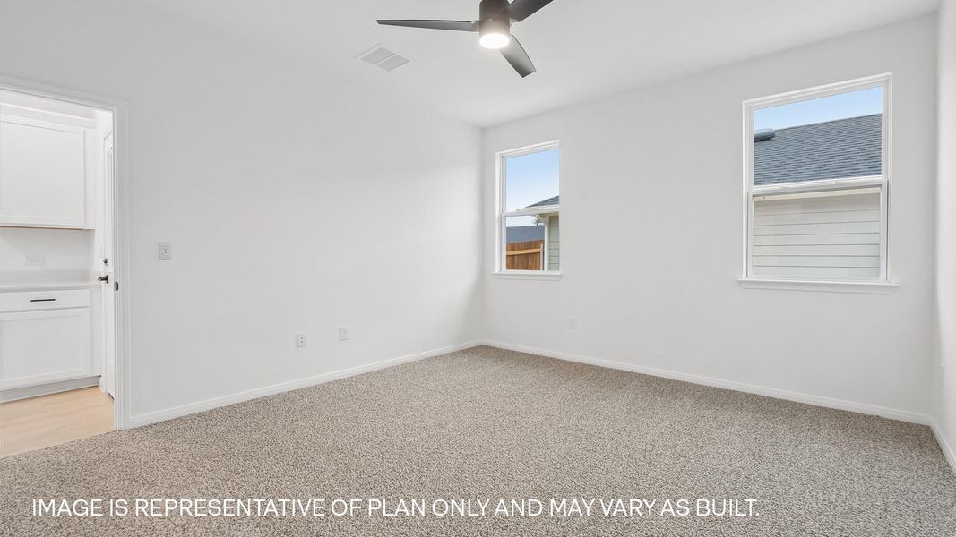 Spacious, unfurnished interior of a new home in Avery Centre, Round Rock (Image 25).