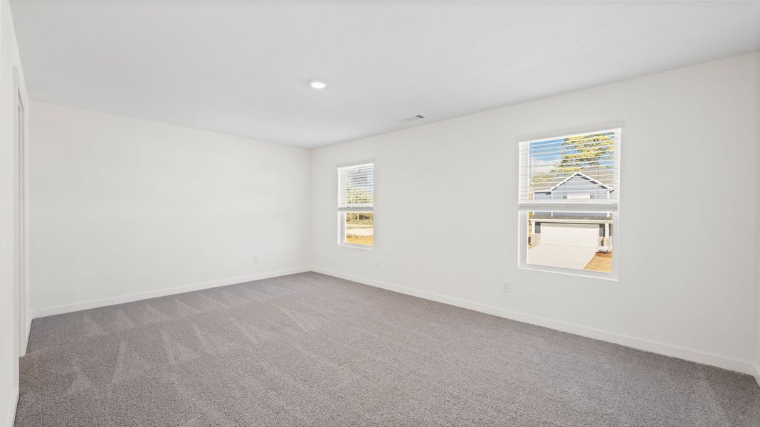 Spacious, unfurnished interior of a new home in Evergreen Landing, Rossville (Image 19).