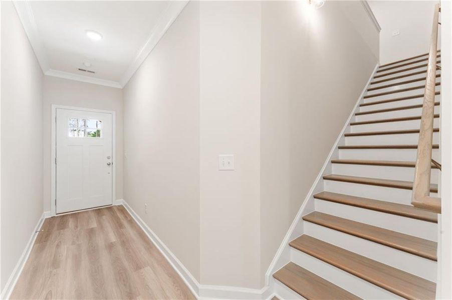 Spacious, unfurnished interior of a new home in Cherokee Township, Acworth (Image 16).