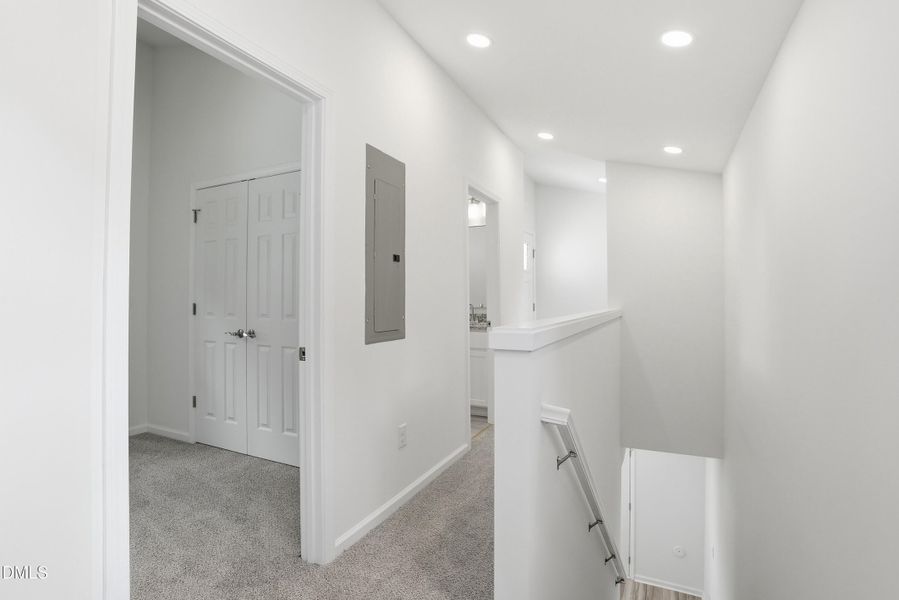 516 Singletary St SE-31