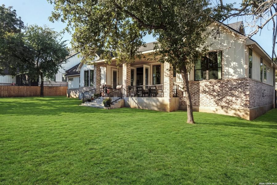 Exterior details and patio area of a home in , La Vernia (Image 26).