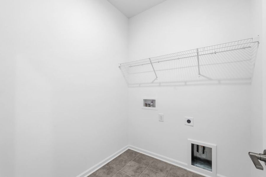 Spacious, unfurnished interior of a new home in Ridge at Sugar Creek, Indian Land (Image 11).