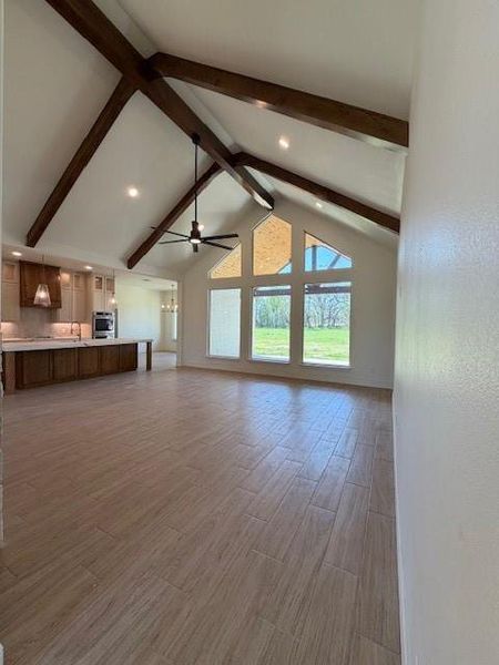 Spacious, unfurnished interior of a new home in , Weatherford (Image 18).