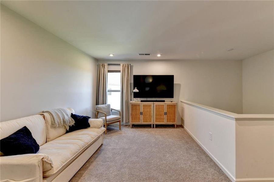 Furnished interior view inside a new home in Sweetbay Farm, Lawrenceville (Image 7).