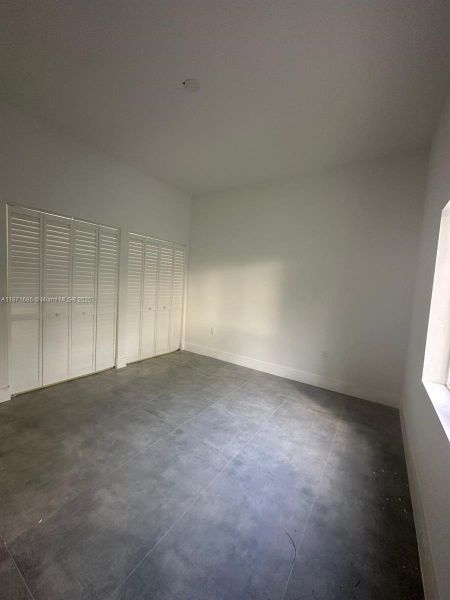 Spacious, unfurnished interior of a new home in , Fort Lauderdale (Image 16).