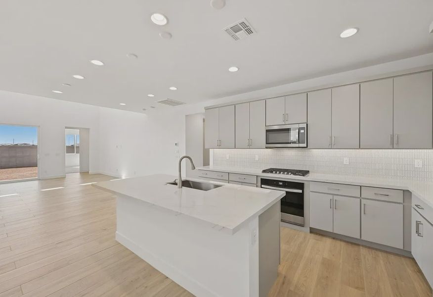 Kitchen - 7 of 16
