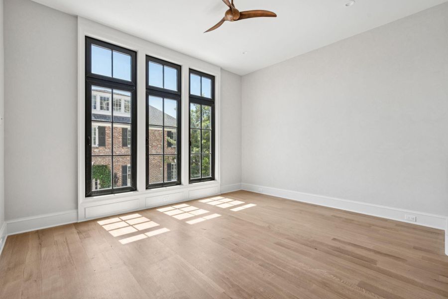 Spacious, unfurnished interior of a new home in , Charleston (Image 30).