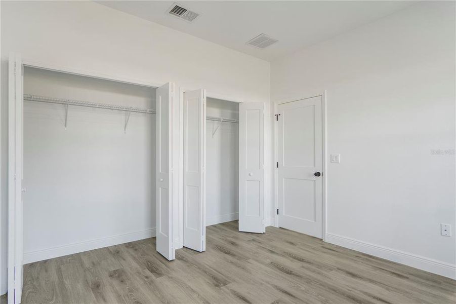 Spacious, unfurnished interior of a new home in , Ocala (Image 17).
