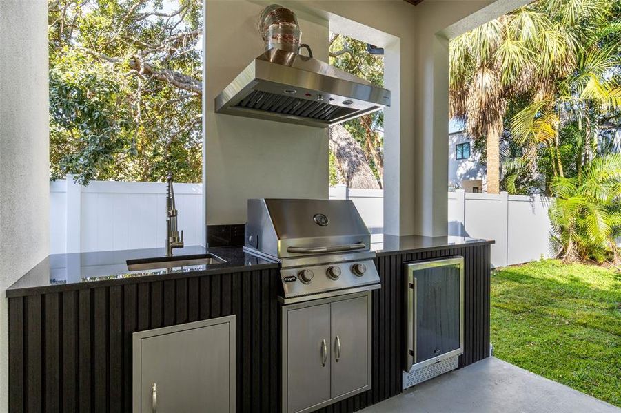Exterior details and patio area of a home in , Tampa (Image 26).