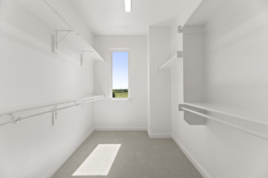 Spacious, unfurnished interior of a new home in Ten Mile Creek, Celina (Image 19).