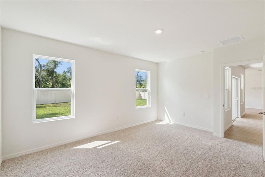 Spacious, unfurnished interior of a new home in , Daytona Beach (Image 30).