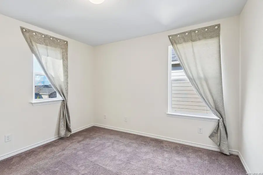 Spacious, unfurnished interior of a new home in , San Antonio (Image 24).