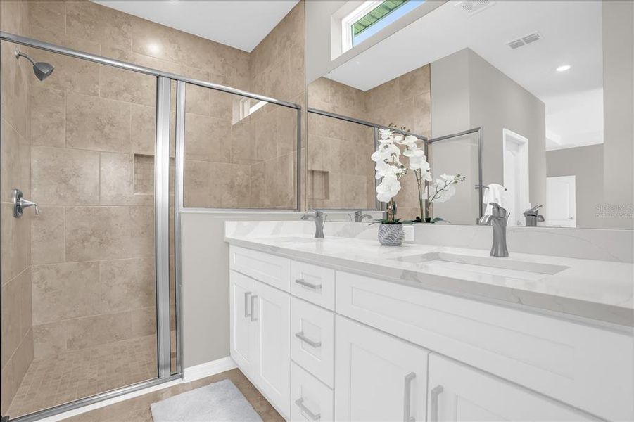 Furnished interior view inside a new home in , Dunnellon (Image 16).