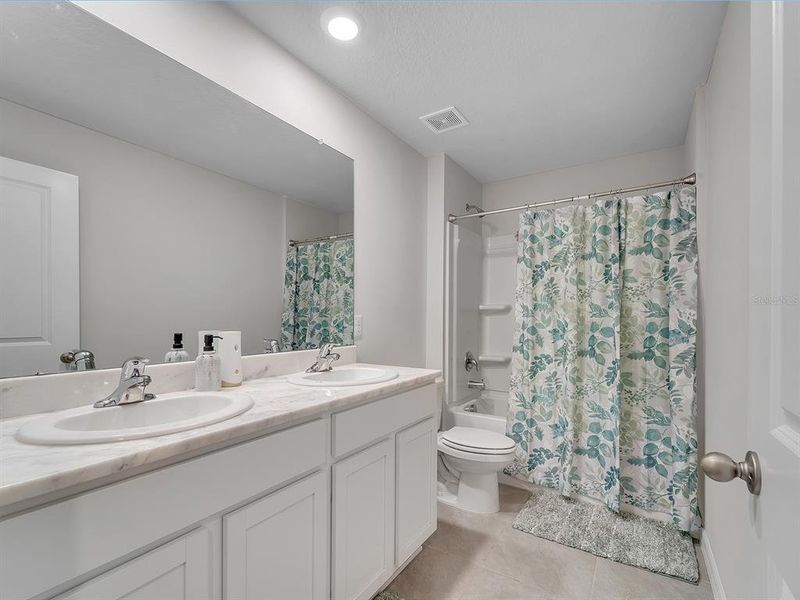 Furnished interior view inside a new home in Evergreen, Bradenton (Image 6).