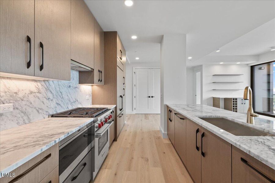 10-115 Morris St #2401