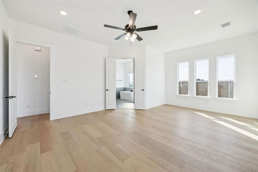 Spacious, unfurnished interior of a new home in Rio Vista at Kelly Ranch, Aledo (Image 6).