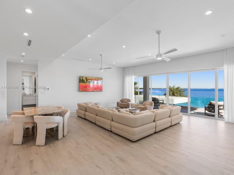 Furnished interior view inside a new home in , Marathon (Image 58).
