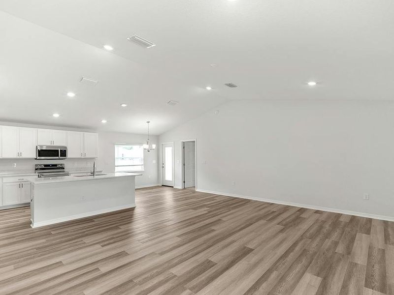 Move-in ready 3-bedroom home for sale in Winter Haven, FL!