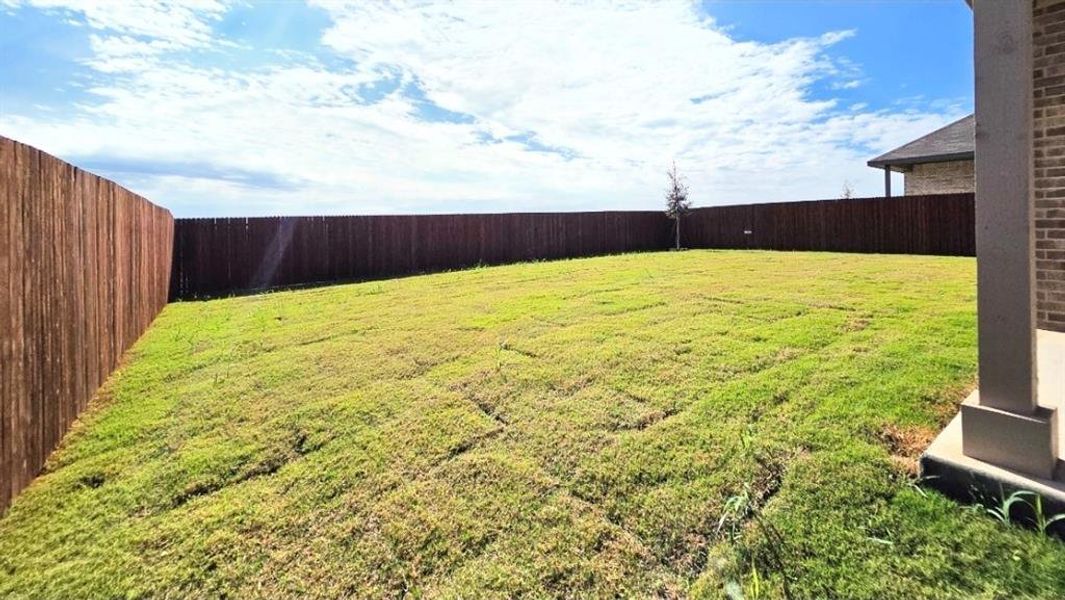 Exterior details and patio area of a home in Vista Point, Grandview (Image 3).
