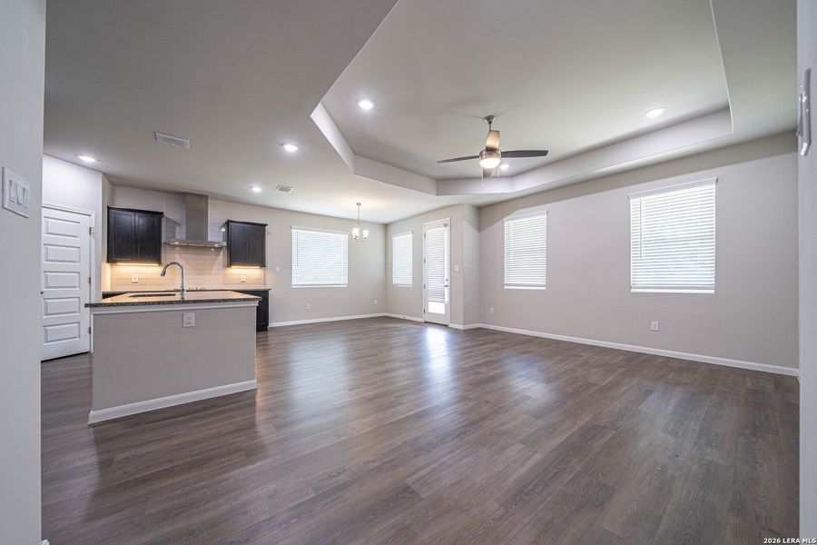 Spacious, unfurnished interior of a new home in Hannah Heights, Seguin (Image 33).