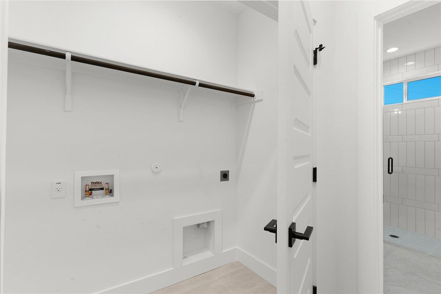 Spacious, unfurnished interior of a new home in , Burnet (Image 19).