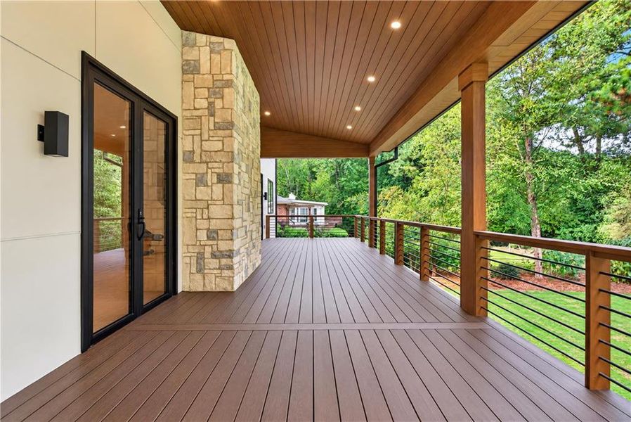 Exterior details and patio area of a home in , Dunwoody (Image 34).