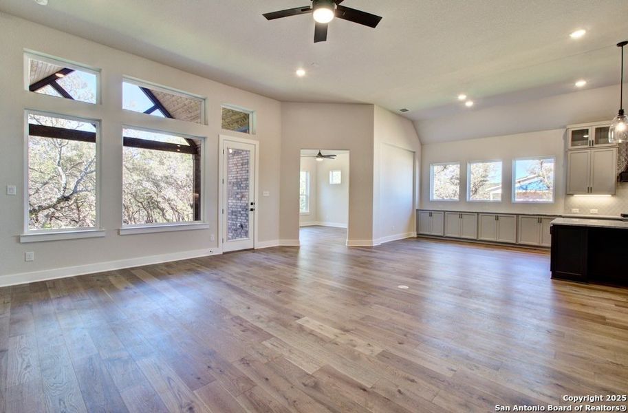 Spacious, unfurnished interior of a new home in Verandas at the Rim, San Antonio (Image 27). Spacious, unfurnished interior of a new home in Verandas at the Rim, San Antonio (Image 27).