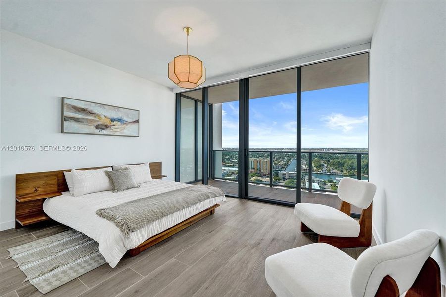 Furnished interior view inside a new home in , Pompano Beach (Image 69).