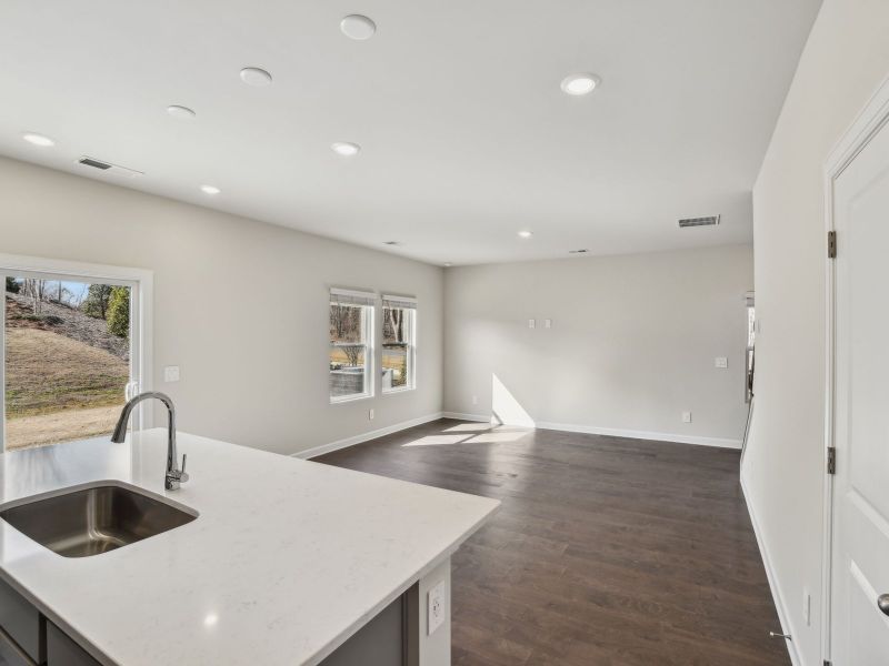 Image 18 of a home in Seattle Crossing. Image 18 of a home in Seattle Crossing.