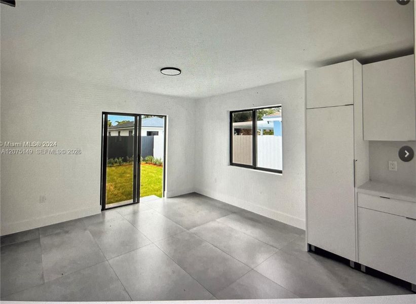 Spacious, unfurnished interior of a new home in , Miami Gardens (Image 7).