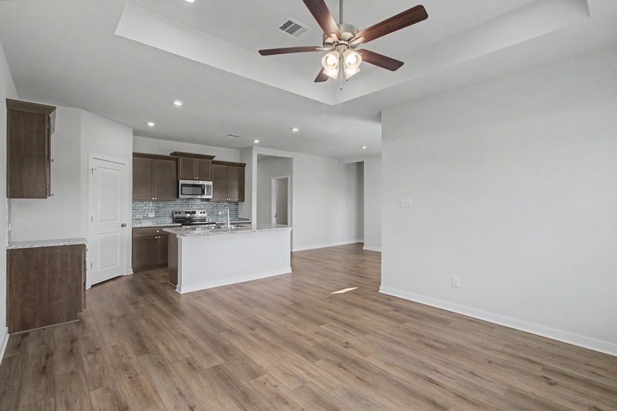 Spacious, unfurnished interior of a new home in Pleasant Hill, Bryan (Image 10).