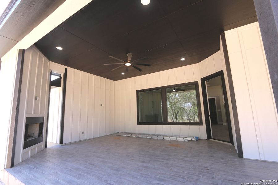 Exterior details and patio area of a home in , La Vernia (Image 26).